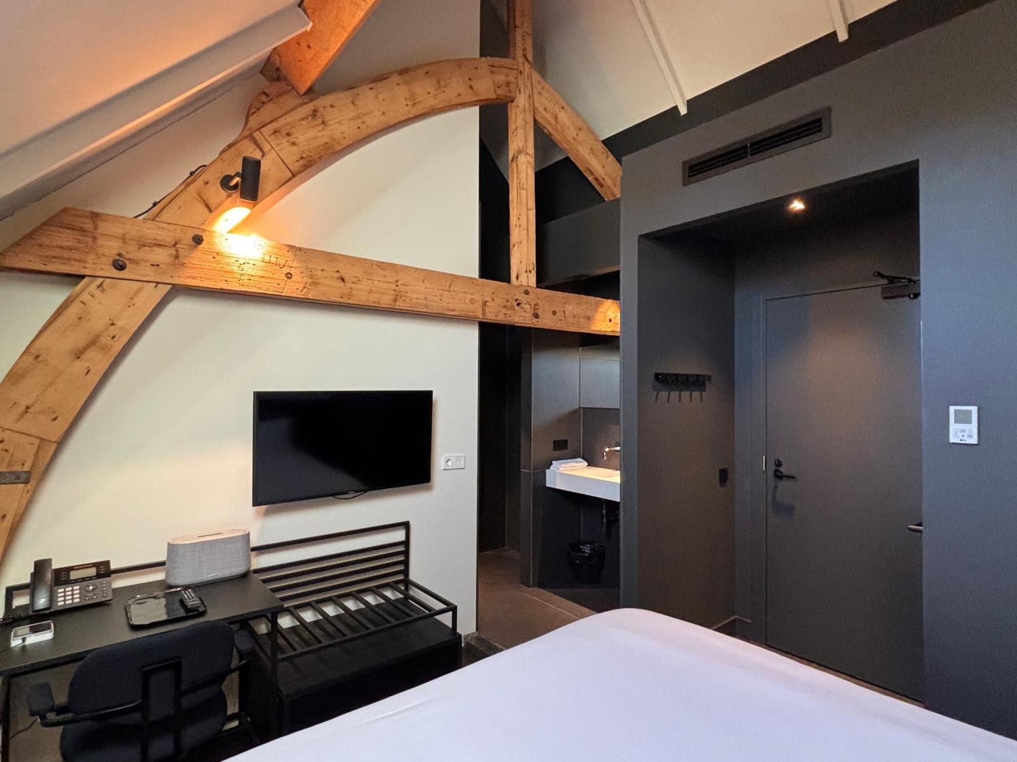 Kazerne Hotel - Member Of Design Hotels Eindhoven Rum bild