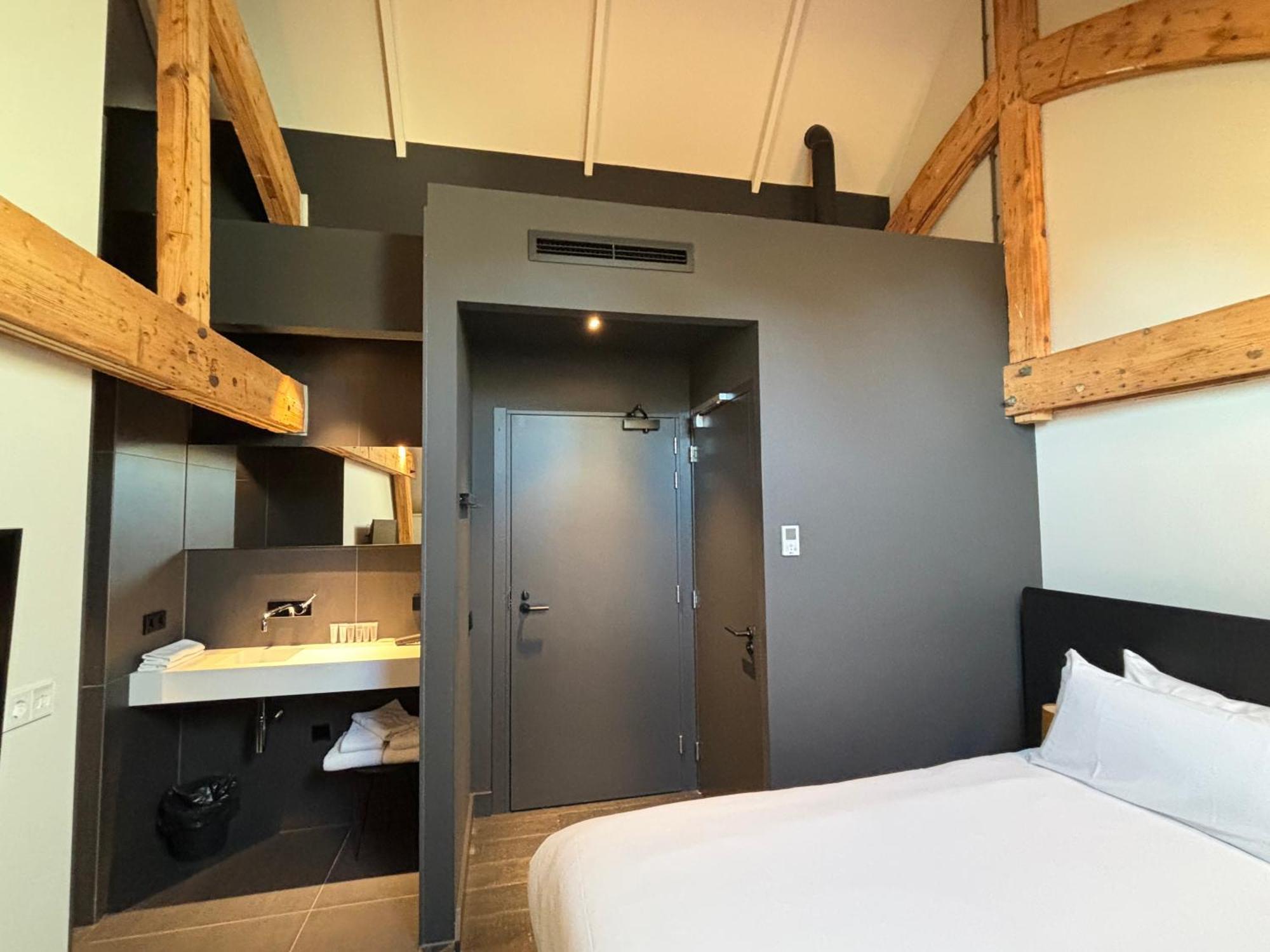 Kazerne Hotel - Member Of Design Hotels Eindhoven Exteriör bild